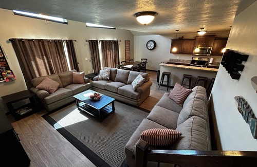 Arnolds Park Cabina | Cabaña junto a la piscina 178 en Bridges Bay Resort en East Okoboji Lake