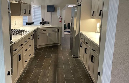 Tomball Casa | Poolside Escape: Pool, Hot tub, Jacuzzi & much more