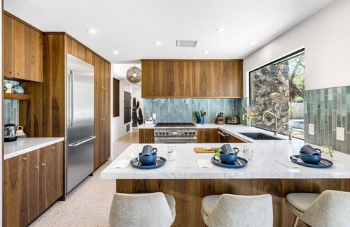 Araby Commons Casa | Poolside Mid-Century Paradise - Luxury Meets History: Iconic Architecture & Resort-Style Comfort