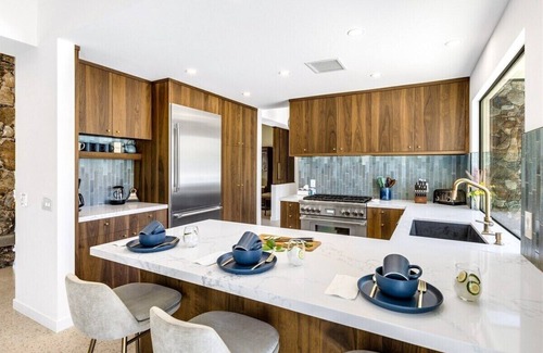 Araby Commons Casa | Poolside Mid-Century Paradise - Luxury Meets History: Iconic Architecture & Resort-Style Comfort