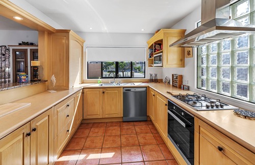 Papamoa Beach Casa | Poolside Serenity - Papamoa Beach Holiday Home