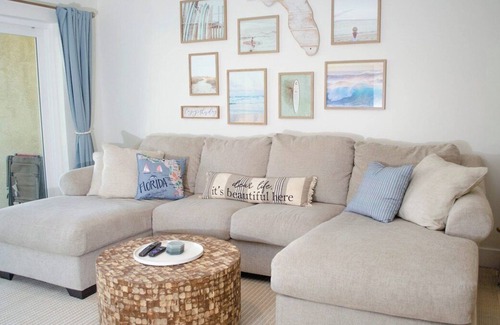 Point East Condominio | Poolside w/ocean views & direct beach access