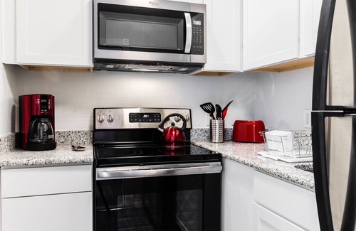 South Arlington Apartamento | Pop Art Studio con todas las comodidades y patio trasero