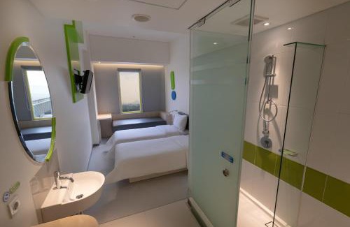 Bandung Hotel | POP! Hotel Festival Citylink