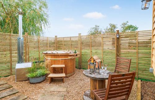 Redmile Casa | Poppie's Shepherd Hut - Uk50227