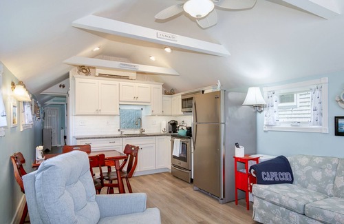 Popponesset Cabaña | Popponesset-Beach Cottage, 2 bedrooms, 1.5 baths, outdoor shower