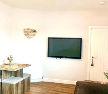 Llandudno Junction Apartamento | Poppys Place and Busters Barn