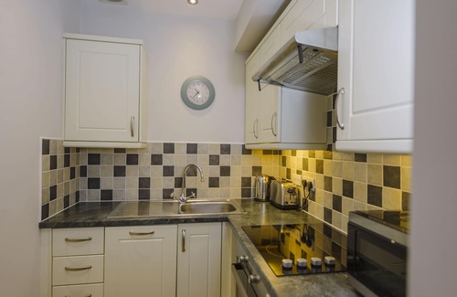 Tawstock Cabaña | Cabañas familiares populares, piscina cubierta climatizada, 'Corner Cottage' para 4 personas