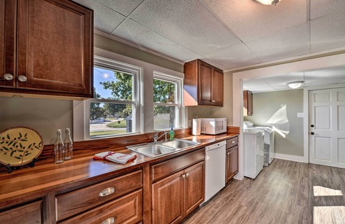 Hudson Casa | ¡NUEVO! Blue Ridge Mtn Inicio w / Porche ~ 6 Mi a Lenoir!