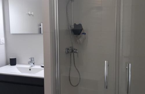 Leucate Apartamento | Port Leucate : Superbe T3 Climatisé avec Terrasse, Parking, et Proche Plage - FR-1-727-21