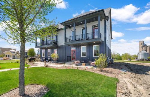 Ottawa Casa | Port Place Paradise