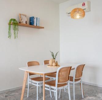 Taman Tanjung Apartamento | PortDickson Beachfront Home 10pax3BR 1MinToBeach