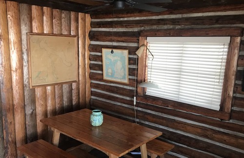 East Jordan Casa | Porter Estates Cozy Cabin