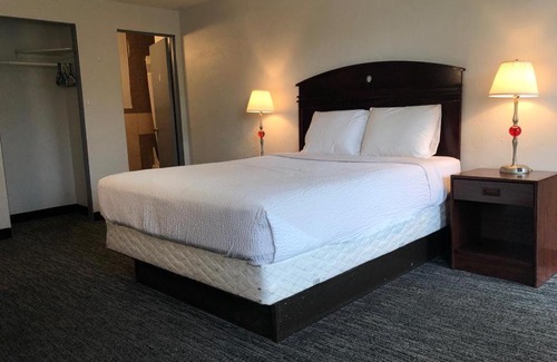 Overlook Hotel | Portland Super Value Inn