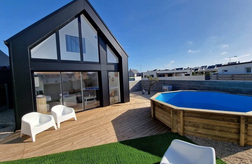 Ploudalmezeau Casa | Portsallaise poolside, 300m from the beach
