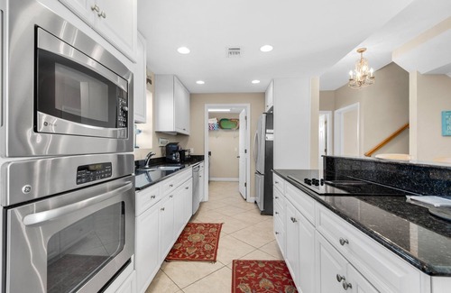 Deluna Point Casa | Portside S "beauty And The Beach" 3 Bedroom Townhouse by RedAwning