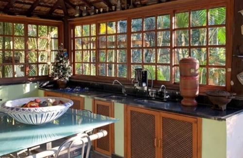 Embu das Artes Casa | Portuguese Chalet