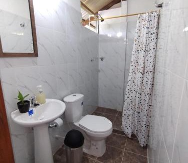 Nuqui Cama Y Desayuno | Posada Cachalote