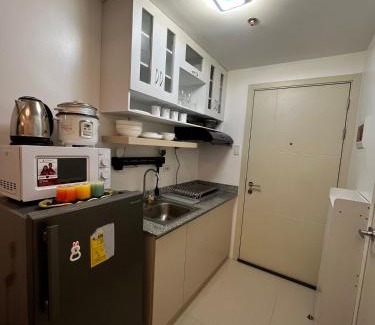 Las Pinas Apartamento | Posh 1BR @ SM Southmall w/100mbps and Netflix