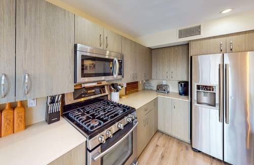 Araby Commons Casa | Posh Araby eden with saltwater pool & backyard bar - 4 miles to downtown