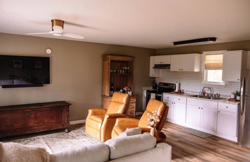 McMinnville Cabina | Post Oak Cabin- McMinnville, TN