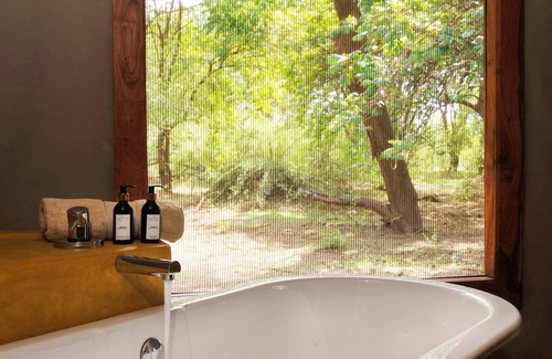 Lusaka Province Cabina | Potato Bush Camp