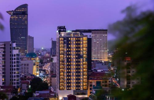 Phnom Penh City Centre Hotel | Poulo Wai Hotel, Trademark Collection by Wyndham