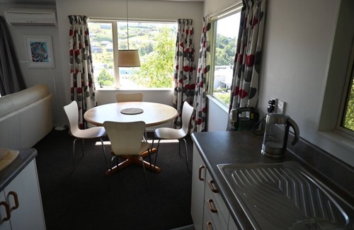 Nelson South Casa | Poutama - private and sunny house with views and a 10 min walk to town center.