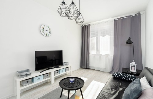 Jezyce Apartamento | Poznan Apartment Near Old Zoo by Renters