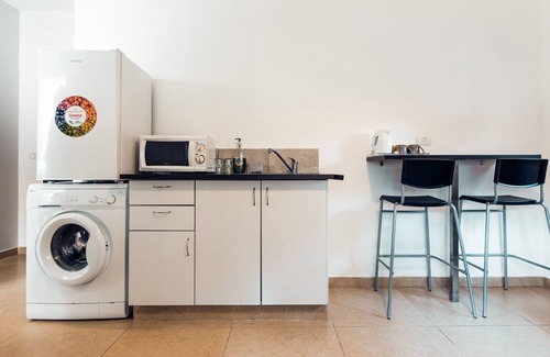 Netanya Apartamento | Practical Kikar Netanya Apartment