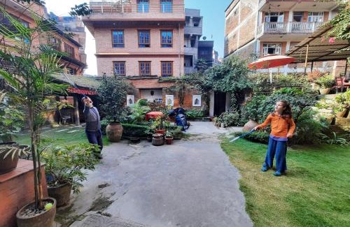 Bhaktapur Cama Y Desayuno | Pradhan House - Home Stay with Garden