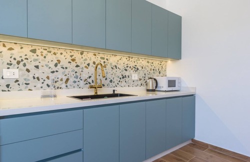 Thoum Apartamento | Praia Sea View 2-BR Apartment in Thoum, Batroun