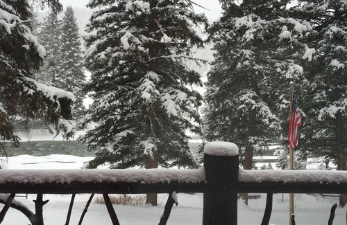 Gallatin Gateway Cabina | Pre-Season Discount on Winter Wonderland Cabin