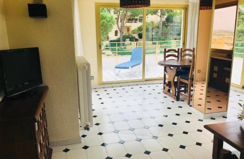 Sant Feliu de Guixols Apartamento | Precioso apartamento en S'Agaró con fantásticas vistas al mar