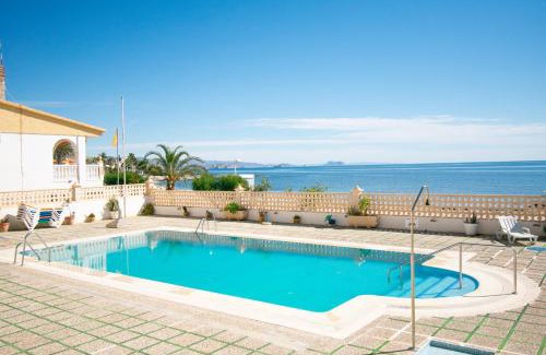 Las Herrerias Apartamento | Precioso apartamento en el Calón Playa con vistas y piscina