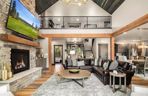 Cle Elum Casa | Premier 5-Star Home | Outdoor Bliss + Chef’s Kitchen & Discover More Within