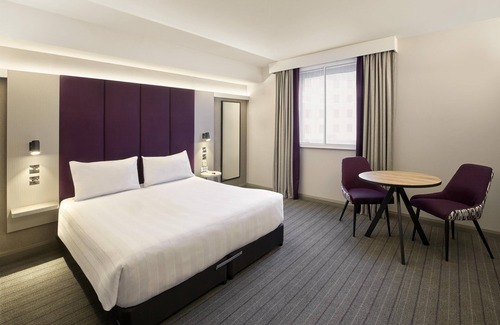 Cambridge Hotel | Premier Inn Cambridge - A14 J32
