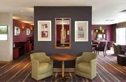 Heathrow Villages Hotel | Premier Inn Heathrow Airport Terminal 5