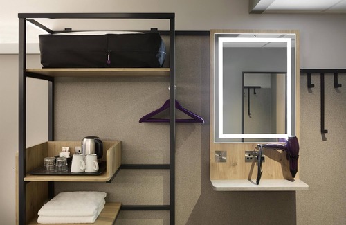 Crawley Hotel | Premier Inn London Gatwick Manor Royal