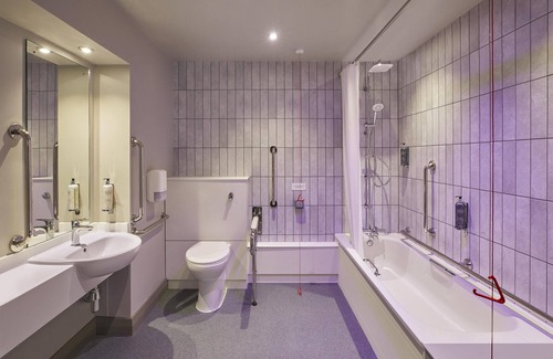 Crawley Hotel | Premier Inn London Gatwick Manor Royal
