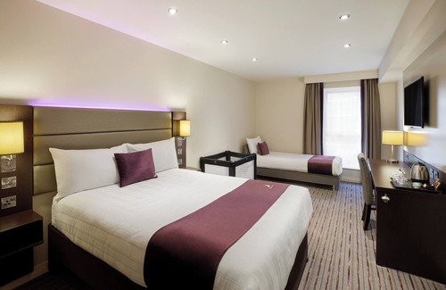 Tankersley Hotel | Premier Inn Sheffield/Barnsley - M1 Jct36