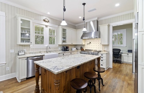 Vanderhorst Plantation Casa | PREMIER Kiawah Home on Surfsong Road, 5 bedrooms, Private Pool!