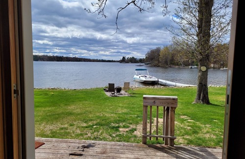 Lake Shore Casa | Premier location on Gull Lake.