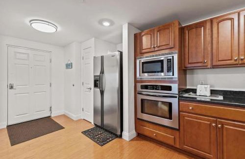 Old Orchard Beach Apartamento | Premier Ocean-Side 2BR at Grand Victorian