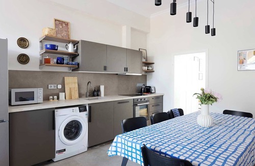 Ruhrort Apartamento | Premium 2-Level apartment on Rhine, Great Location