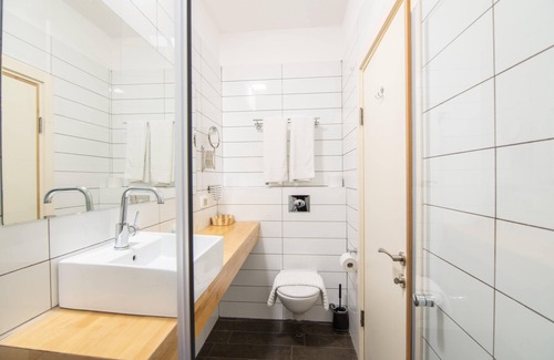 Tel Aviv City Center Hotel | Premium Chic Deluxe Suit