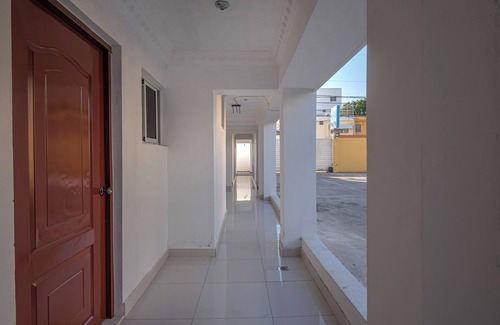 Corales del Sur Apartamento | Premium Double Room Fridge & Gated Parking