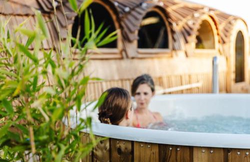 Lieg Villa | Premium Ferienhaus Das Farmhaus - Auf den Moselhöhen - Pool, Sauna, Kino, Garten