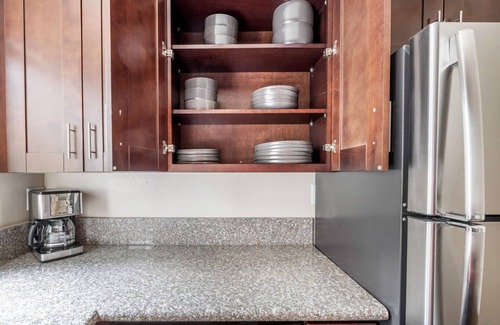 Downtown Apartamento | Premium Glendale 1BR w/ Pool, Gym, walkable location, by Blueground