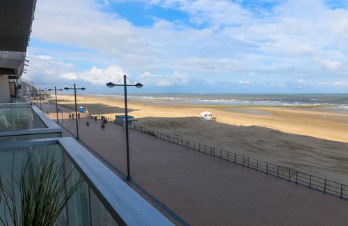 Westende Apartamento | Premium Holidays - New modern apartment Oostkant with seaview at Westende